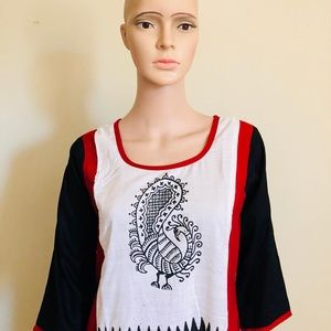 Tops - Red, black and white with peacock print
Medium Tops - Red, black and white with peacock print
Medium